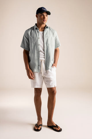 Shorts Costa blanco y Camisa azul para hombre — Îlot, Ropa de playa, Verano, Para toda ocasión, Gorra, Sandalias