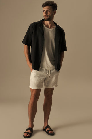 Ilot, Bermuda, Ref. BH02B91, Hombre/Ilot, Básicos, Bermudas, Camisa, Ref. SH34052, Shorts, Ref. BH02B91, Sandalias, Ref. AH39052, Ropa para hombre
