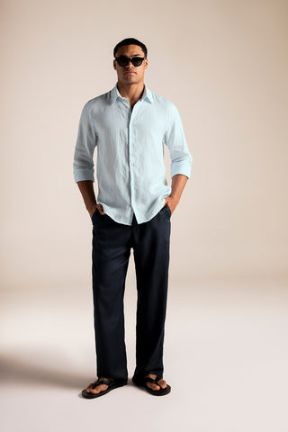 Îlot Colombia, Camisa Privé azul y Pantalón azul para hombre, Sandalias en cuero tres puntadas negras, Gafas, Verano, Playa, Accesorios para hombre